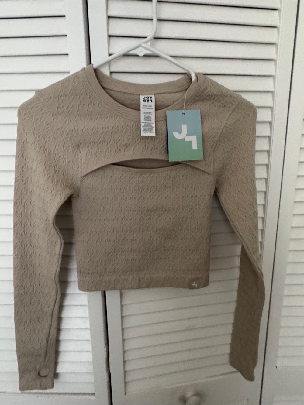 NWT JoyLab Taupe Textured Cutout Long-Sleeve Crop Tee w/Thumbholes, XS